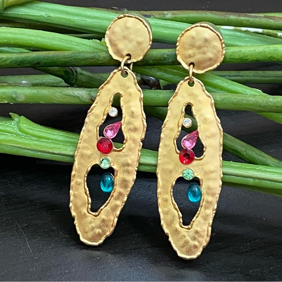 Vintage 80’s JJ Jonette Jewelry Brushed Gold Hammered Oval Rhinestones Earrings - Picture 1 of 11